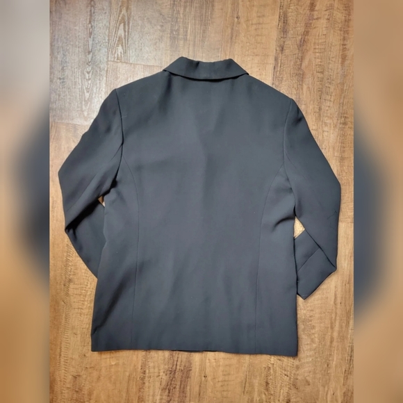 FREE W BUNDLE Cleo four button blazer - Picture 9 of 10